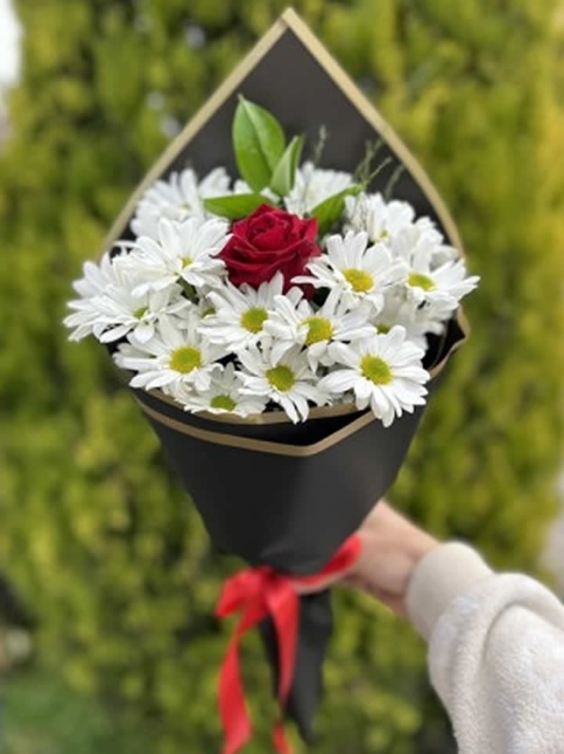 Tekli gül papatya buket 