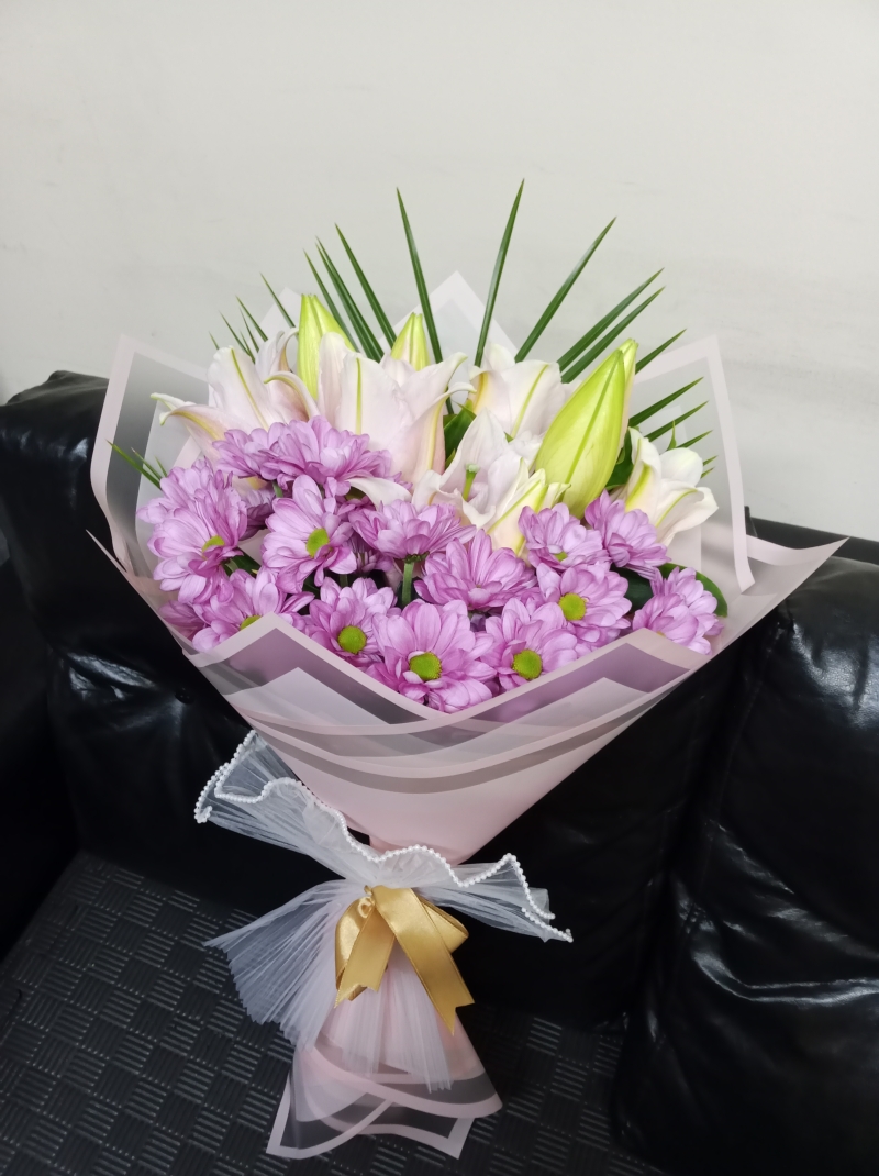 Lilyumlu papatya buketi 